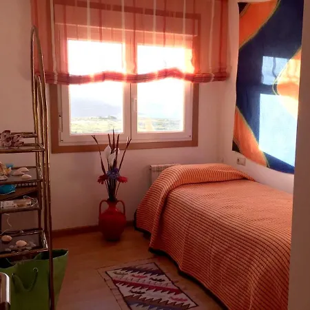 With 3 Bedrooms In With Furnished Terrace *