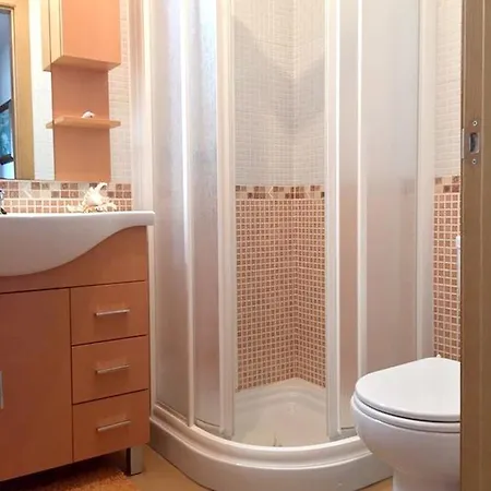 With 3 Bedrooms In With Furnished Terrace Apartamento Malpica