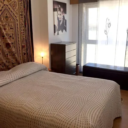 Apartamento With 3 Bedrooms In With Furnished Terrace