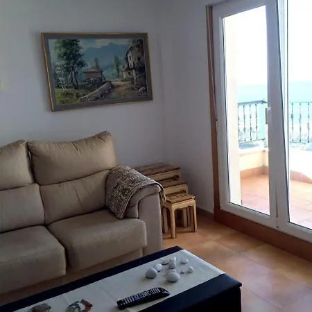 Apartamento With 3 Bedrooms In With Furnished Terrace