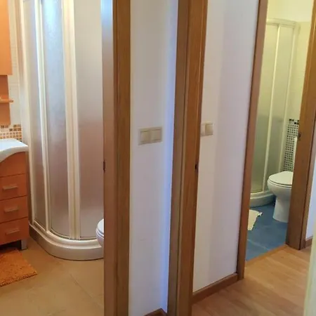Apartamento With 3 Bedrooms In With Furnished Terrace *